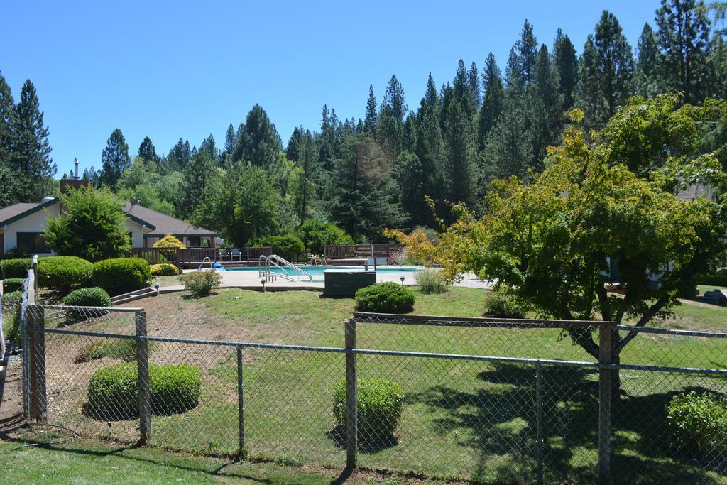 Pioneer Inn & Suites Volcano Bagian luar foto