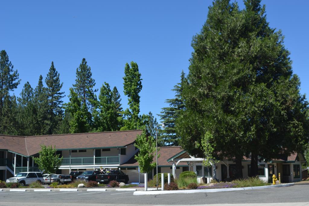 Pioneer Inn & Suites Volcano Bagian luar foto
