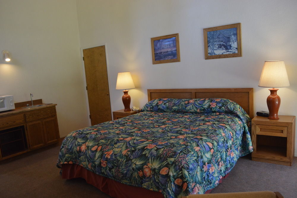 Pioneer Inn & Suites Volcano Bagian luar foto