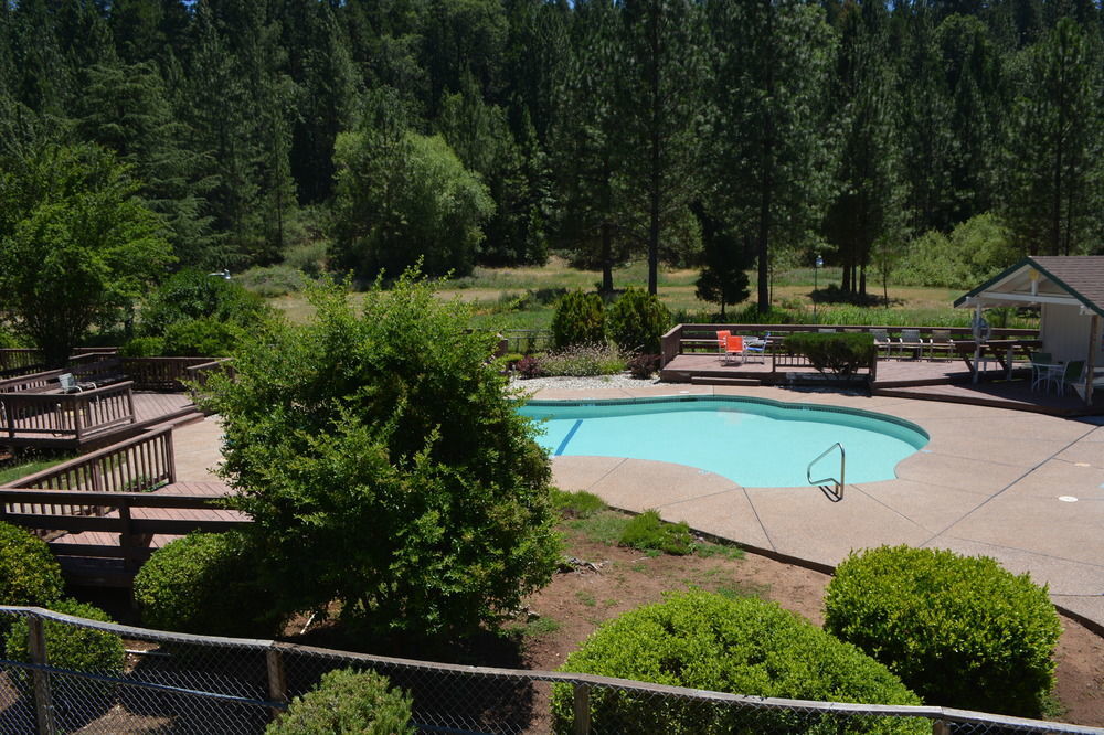 Pioneer Inn & Suites Volcano Bagian luar foto